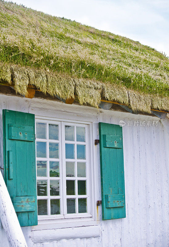 Nova Scotian小屋的茅草屋顶